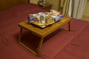 Egyptian cotton sheets, premium bedding, pillowtop beds, minibar - Luxury Rooms H 2000 Roma (Rome)