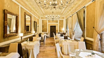 Esmorzar diari d'estil bufet (15 EUR per persona)