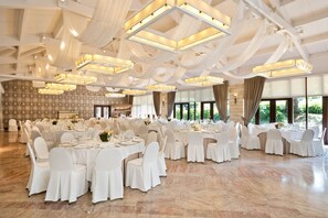 Indoor wedding - Abba Palacio de Soñanes Hotel (Villacarriedo)