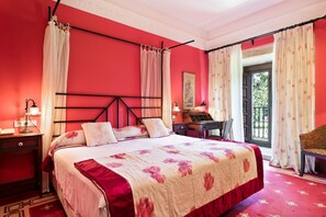 Egyptian cotton sheets, premium bedding, minibar, in-room safe