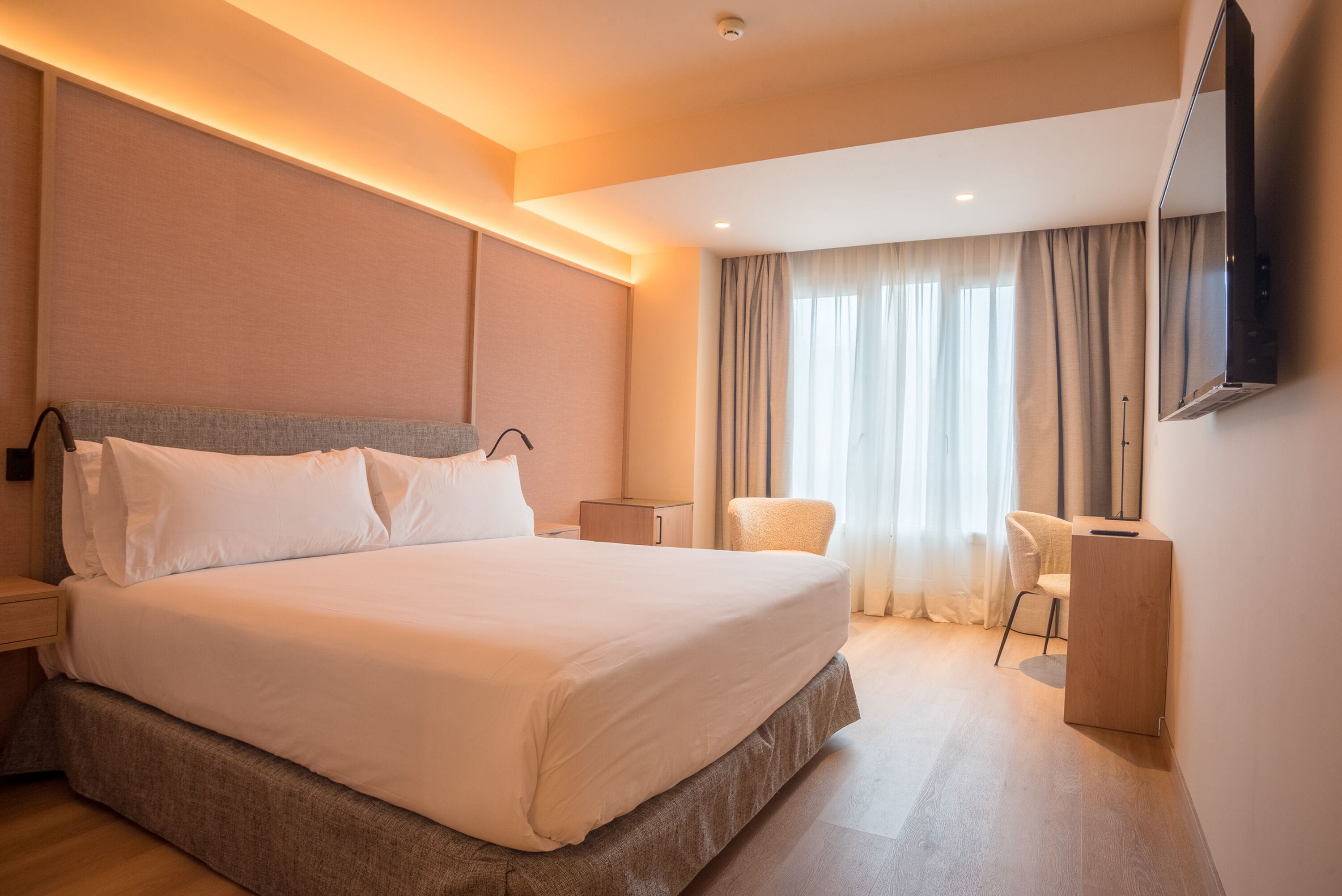 superior double room | premium bedding, minibar, in-room safe, desk