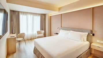 Superior Double Room | Premium bedding, minibar, in-room safe, desk