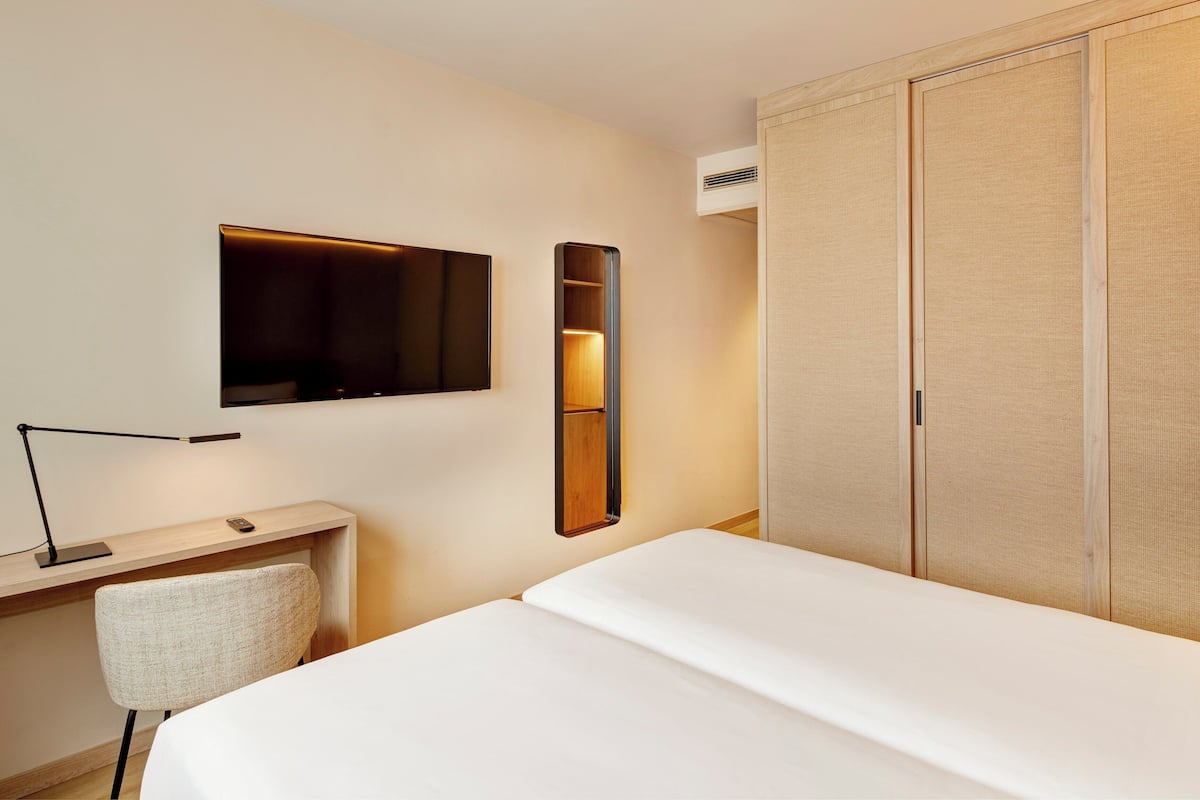 Classic Twin Room