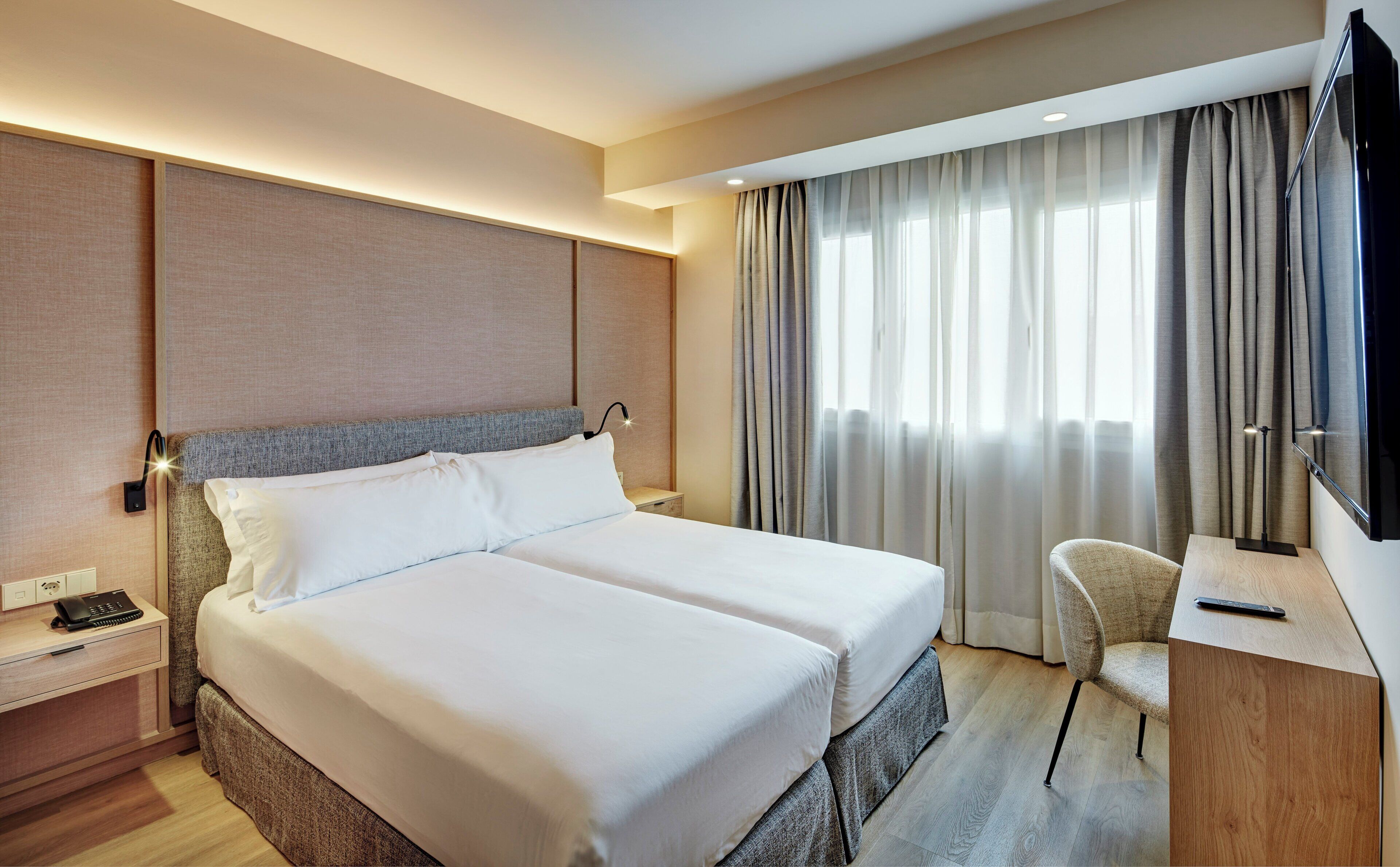 Classic Twin Room | Premium bedding, minibar, in-room safe, desk