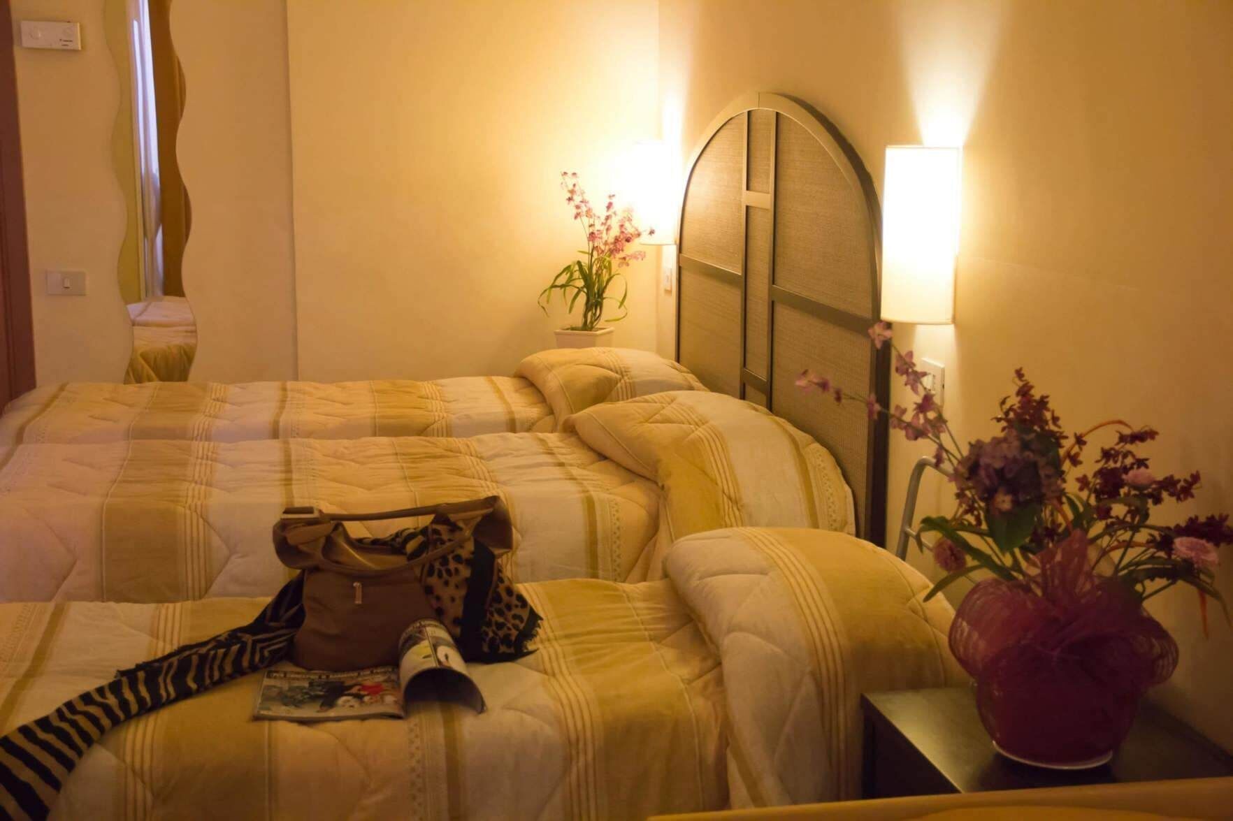 Minibar, safe på rommet, skrivebord og wi-fi (inkludert)