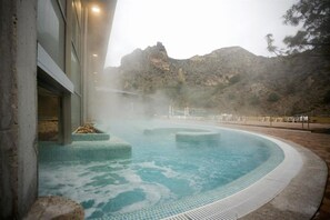 Piscina interna, piscina externa