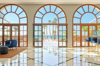 Le Meridien Ra Beach Hotel & Spa