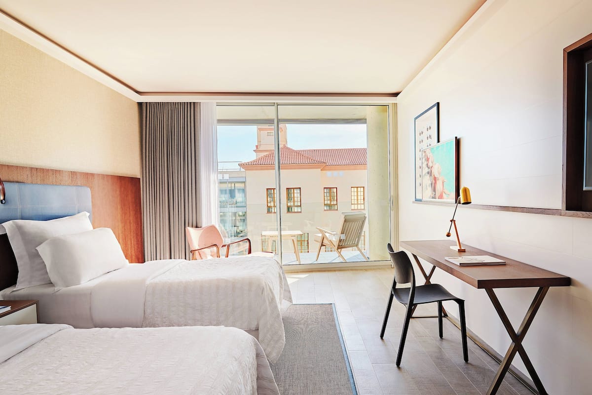 Superior Room, 2 Single Beds, Non Smoking, Partial Sea View