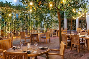 2 restaurants, breakfast, lunch, dinner served; Mediterranean cuisine