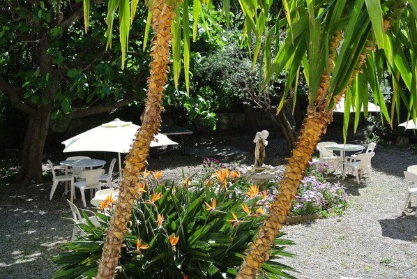 Garden - Hotel Castel Mistral (Antibes)