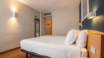 Desk, blackout drapes, free WiFi, bed sheets