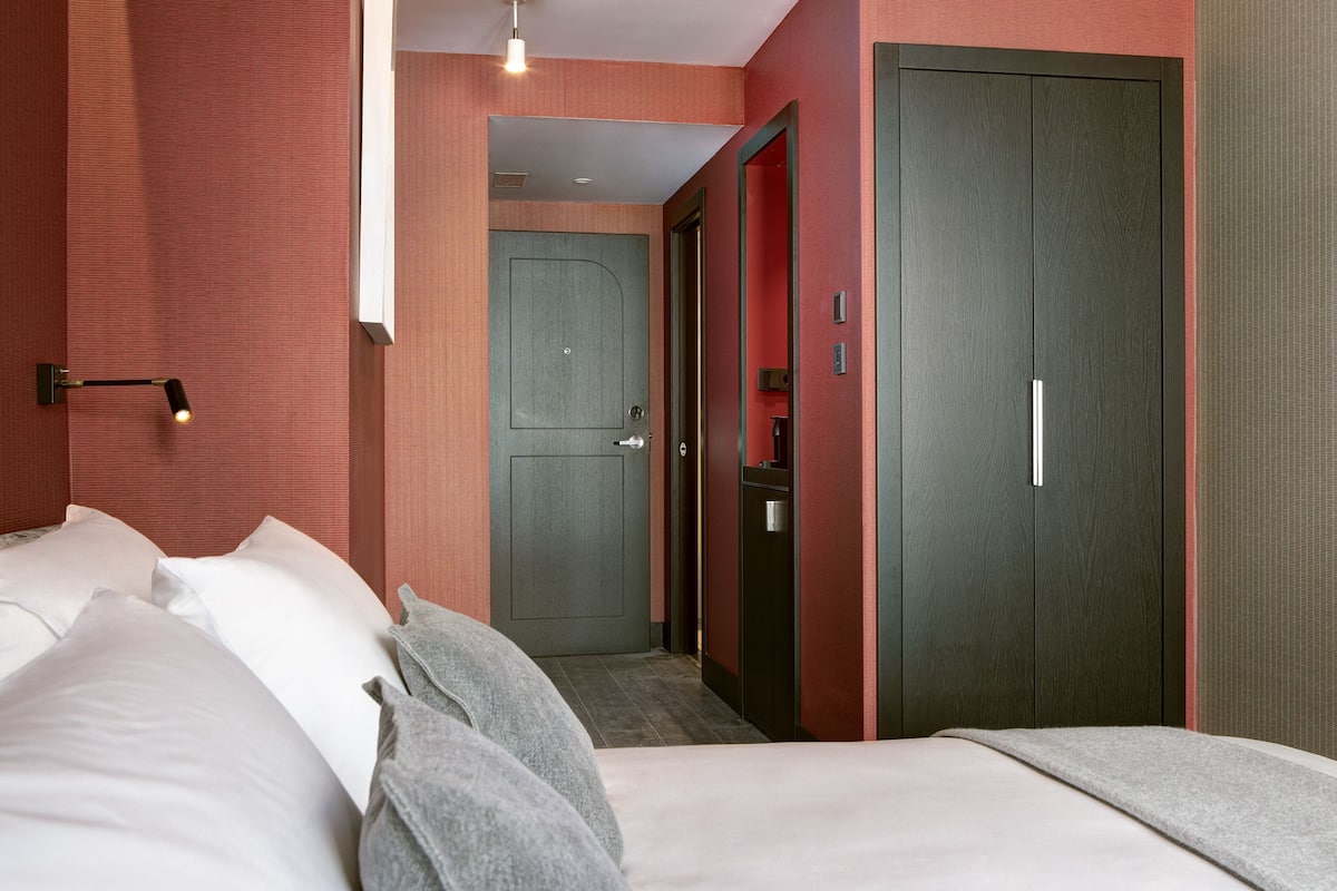 1 Schlafzimmer, hochwertige Bettwaren, Minibar, Zimmersafe