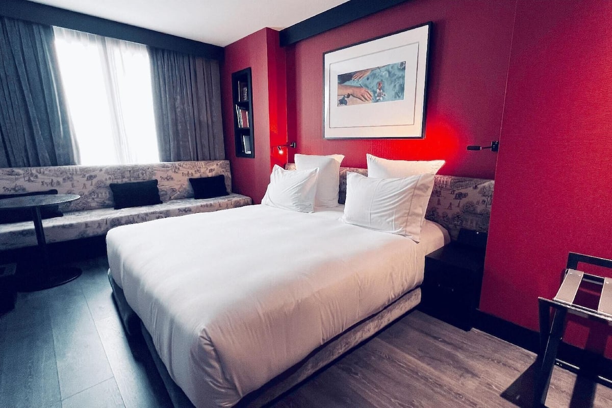 Classic Room | Premium bedding, minibar, in-room safe, soundproofing