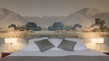 Executive Room, 1 King Bed, Non Smoking (Twin bed on request) | Premium bedding, in-room safe, desk, iron/ironing board