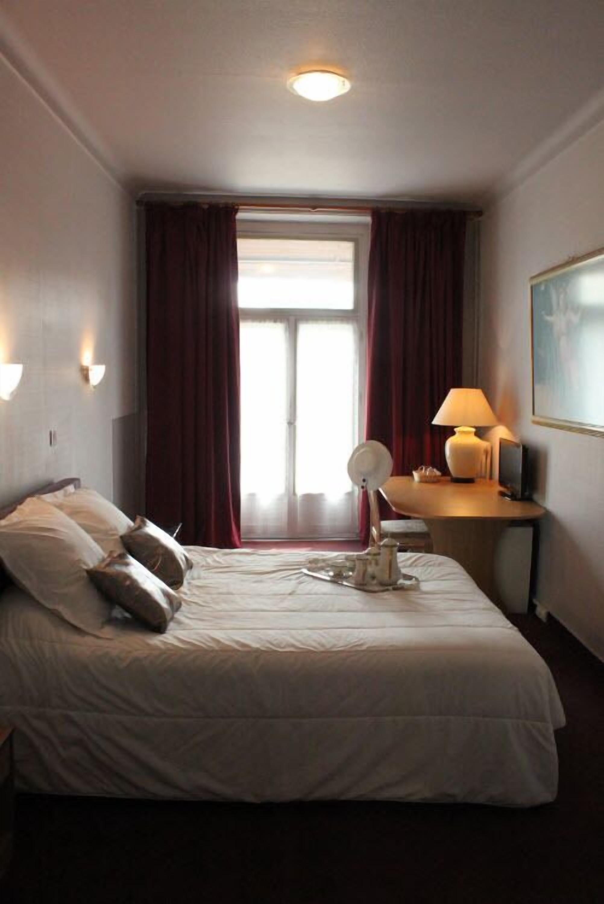 Room with 2 beds | Individually decorated, blackout curtains, soundproofing