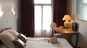 Room with 2 beds | Individually decorated, blackout curtains, soundproofing