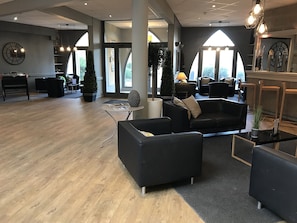Lobby-Lounge