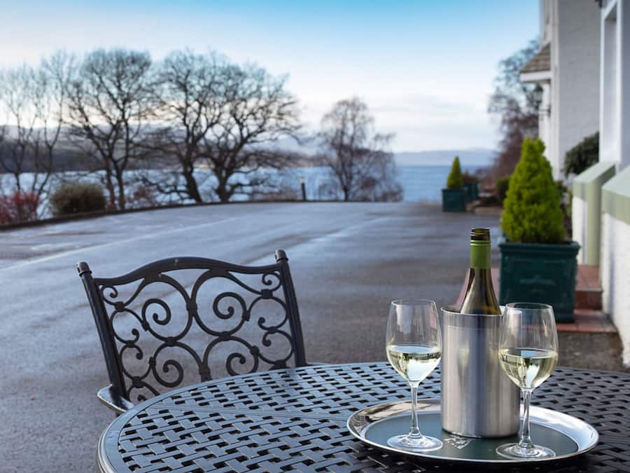 2 restaurants, breakfast, lunch, dinner served; local cuisine