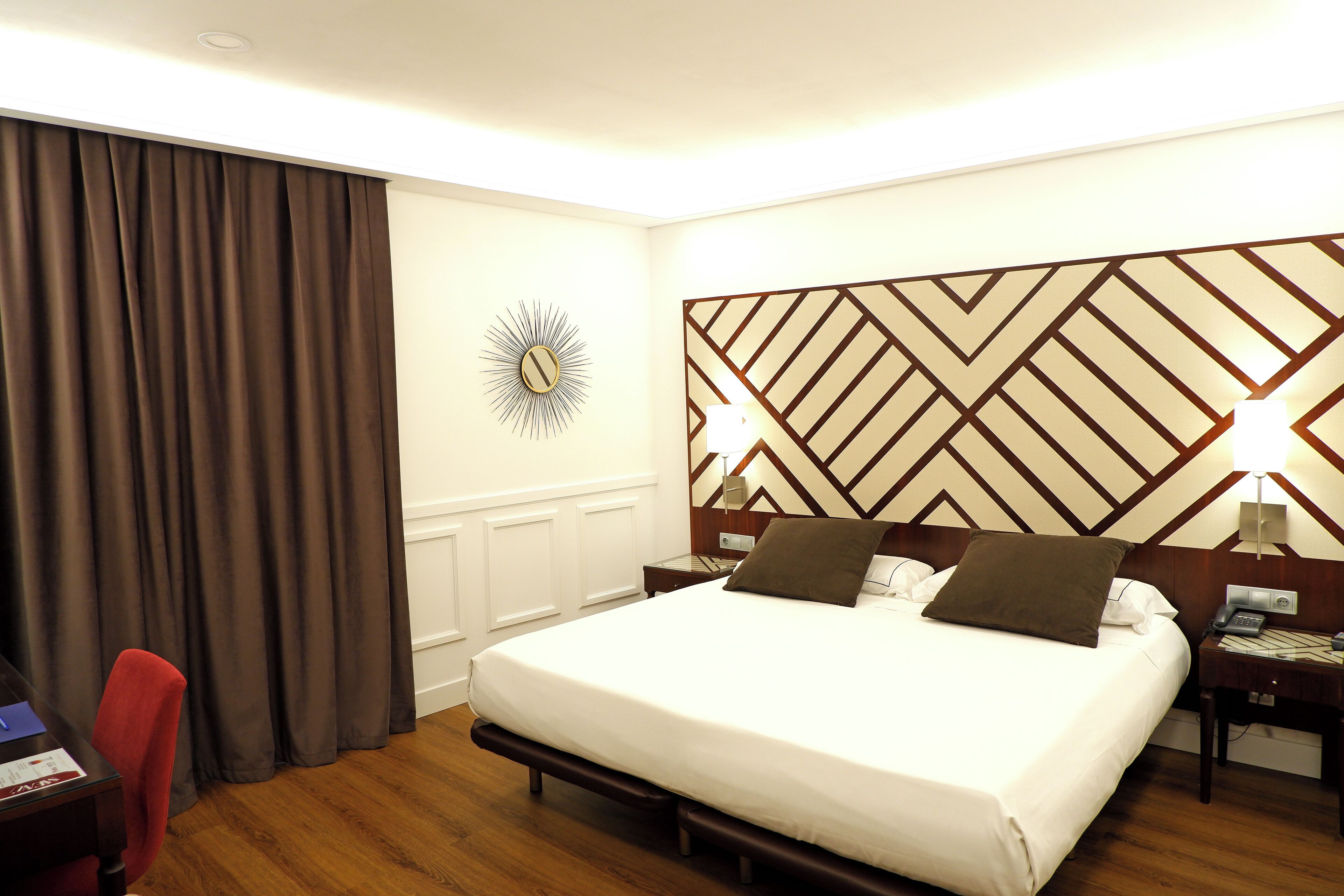 executive double room | premium bedding, minibar, in-room safe, desk