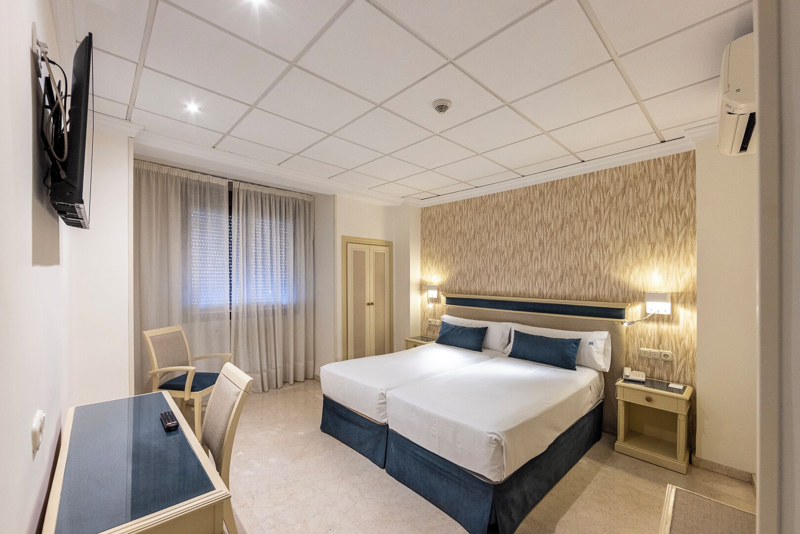 twin room | desk, free cots/infant beds, rollaway beds, free wifi