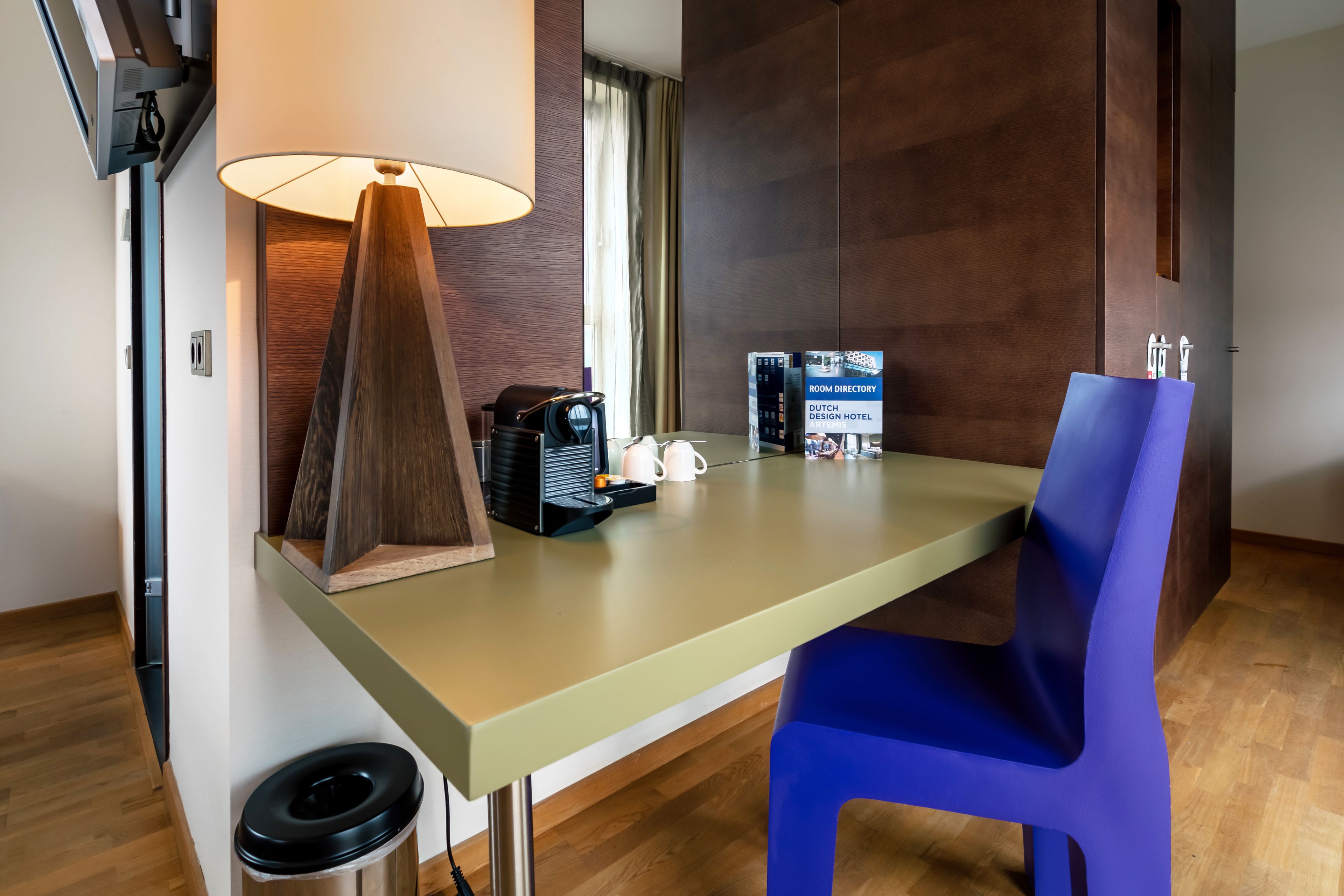business room, 1 king bed | in-room safe, desk, laptop workspace, blackout curtains