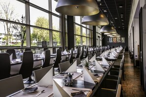 Breakfast, lunch and dinner served - Hotel Artemis Amsterdam (Amsterdam)