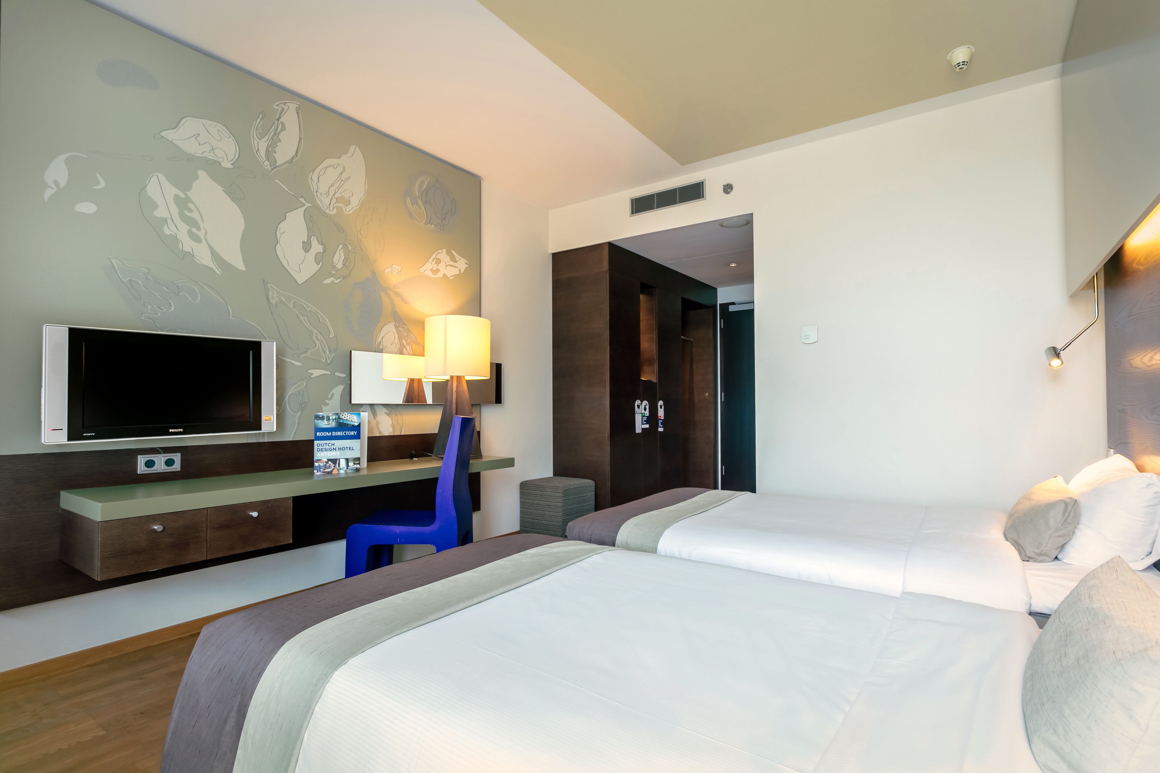 superior twin room, 2 single beds | in-room safe, desk, laptop workspace, blackout curtains