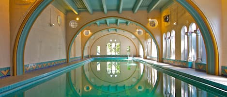 Piscine intérieure