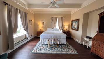 Premium bedding, individually decorated, iron/ironing board, free WiFi