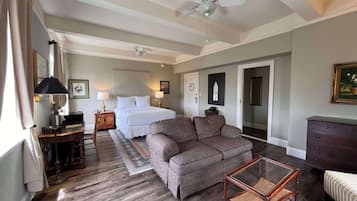 Premium bedding, individually decorated, iron/ironing board, free WiFi