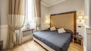 Superior Triple Room | Blackout drapes, iron/ironing board, free WiFi - 939 Hotel (Rome)