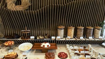 Dagelijks ontbijtbuffet (EUR 38 per persoon)