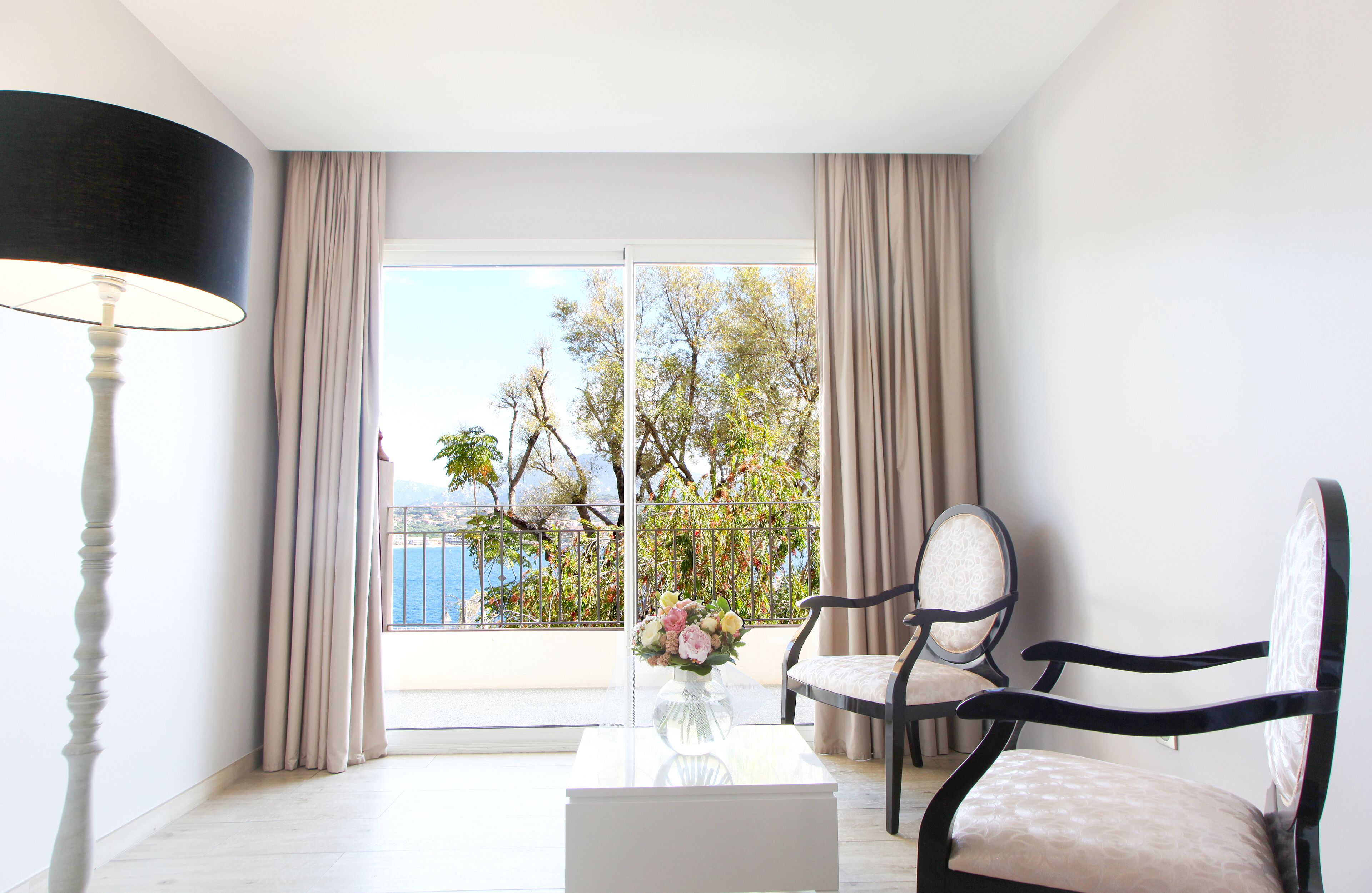 family suite | living area | lcd tv, mp3 dock, offices