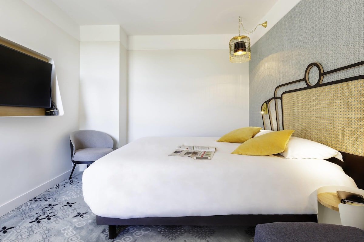 Privilege, Room, 1 Double Bed | Premium bedding, desk, blackout curtains, soundproofing