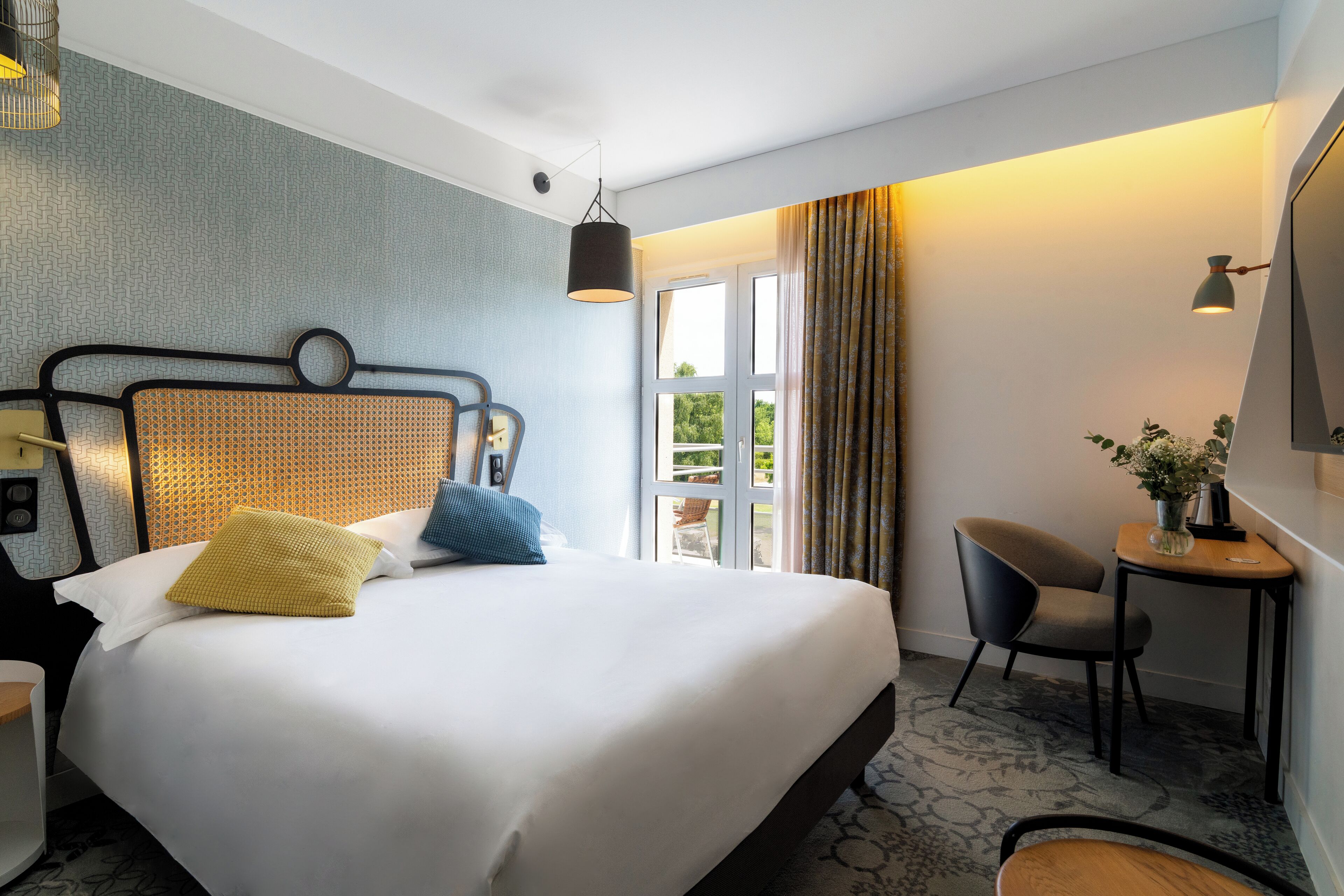 Premium bedding, desk, blackout curtains, soundproofing