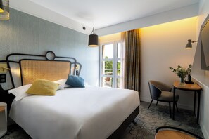 Classic Room, 1 Double Bed (Golf course view)