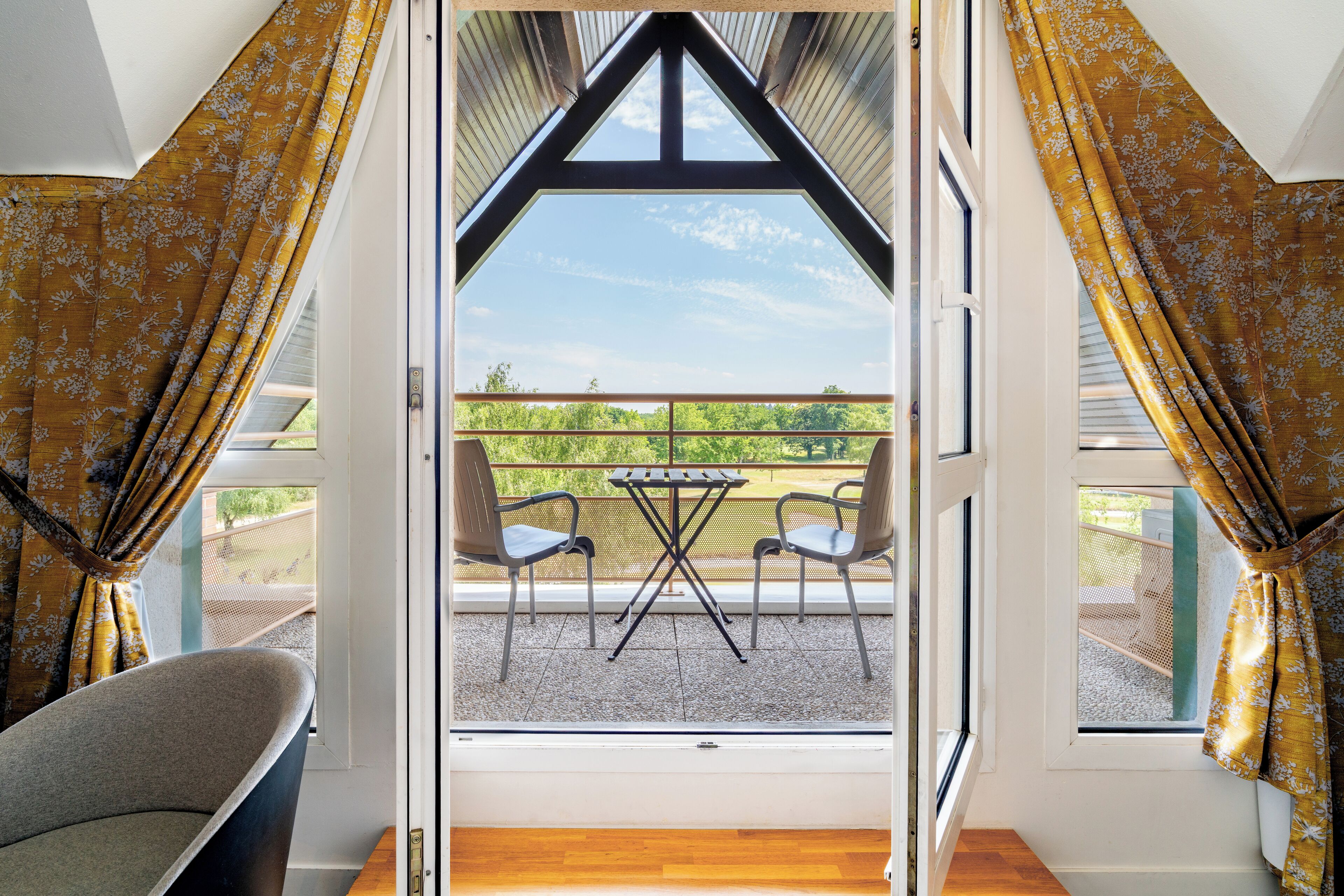 Privilege, Habitación, 1 cama doble | Ropa de cama de alta calidad, escritorio, cortinas opacas