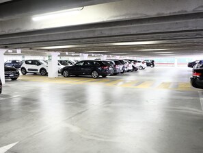 Self parking (EUR 35 per day) - Solis (Rome)