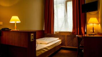 Allergikerbettwaren, Schreibtisch, laptopgeeigneter Arbeitsplatz