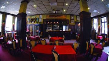 Frühstück, Mittagessen und Abendessen