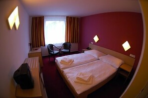 Cribs/infant beds, rollaway beds, free WiFi - Mars Hotel (Prague)