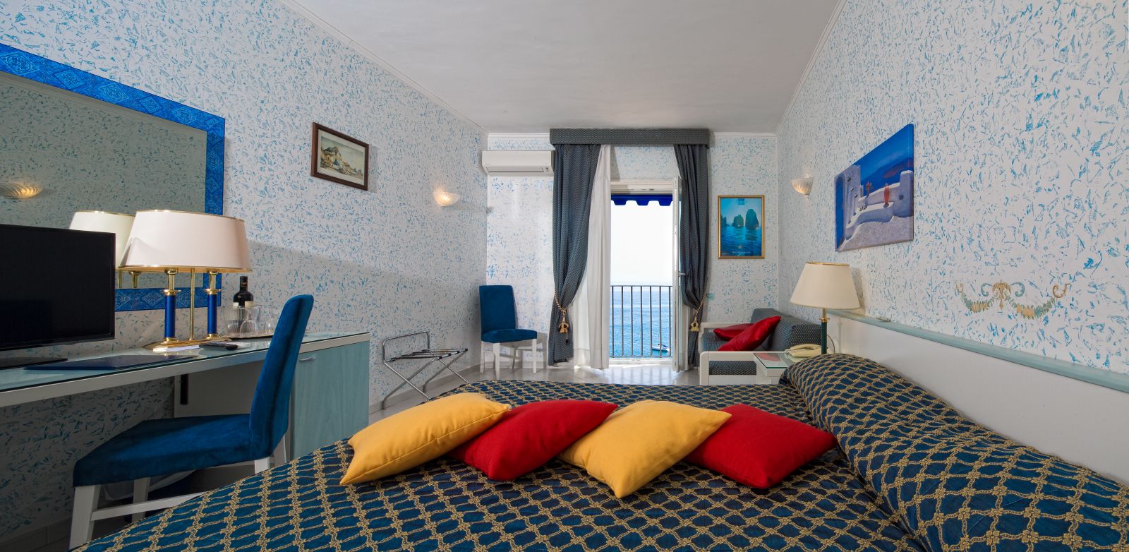 superior room, sea view | 1 bedroom, hypo-allergenic bedding, minibar, in-room safe