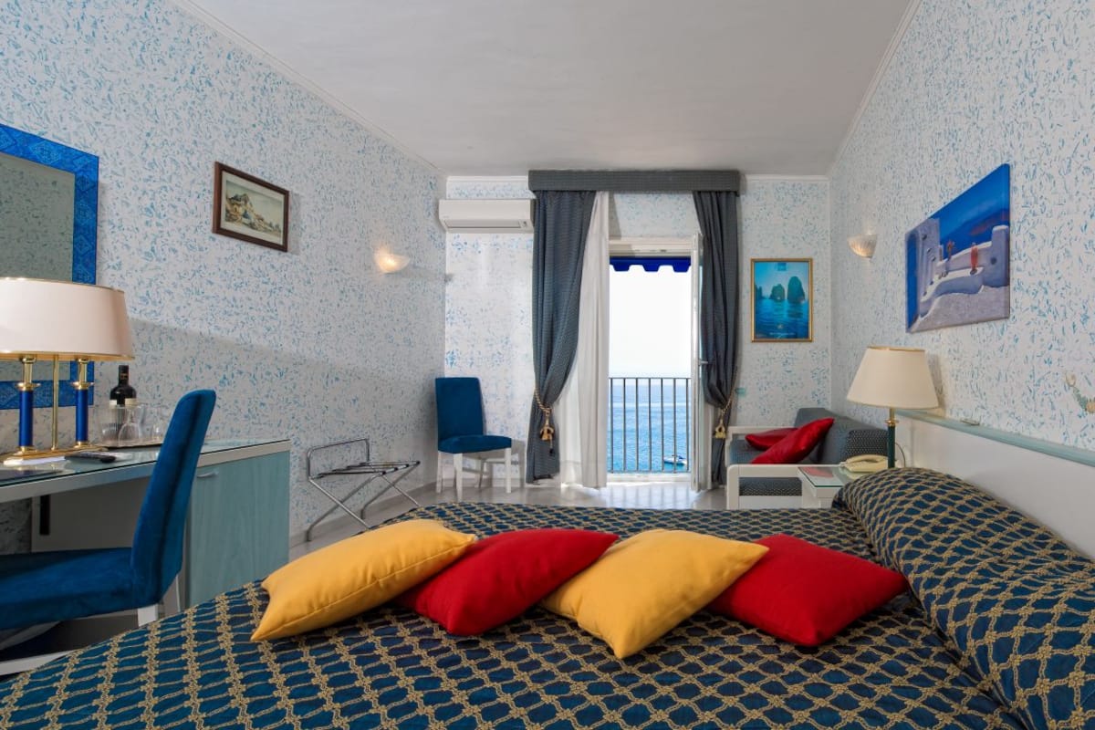 superior room, sea view | 1 bedroom, hypo-allergenic bedding, minibar, in-room safe