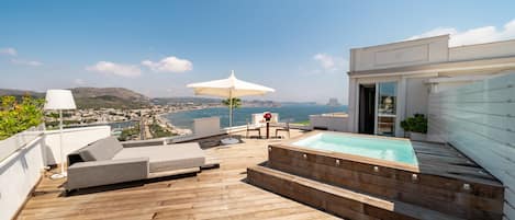 Deluxe Suite, Hot Tub, Sea View | Terrace/patio