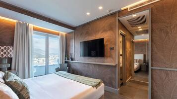 Superior Room | In-room safe, free WiFi, bed sheets