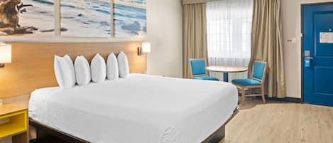 Habitación estándar, 1 cama King size, para fumadores | Escritorio y espacio para trabajar con laptop