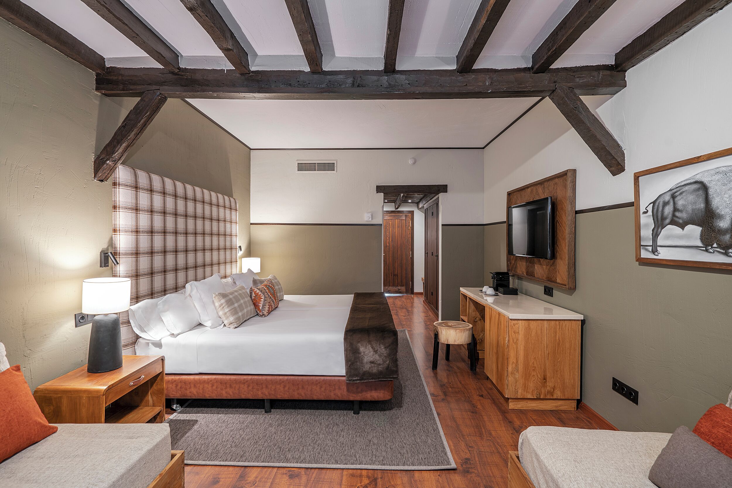 Ropa de cama de alta calidad, edredón y minibar 