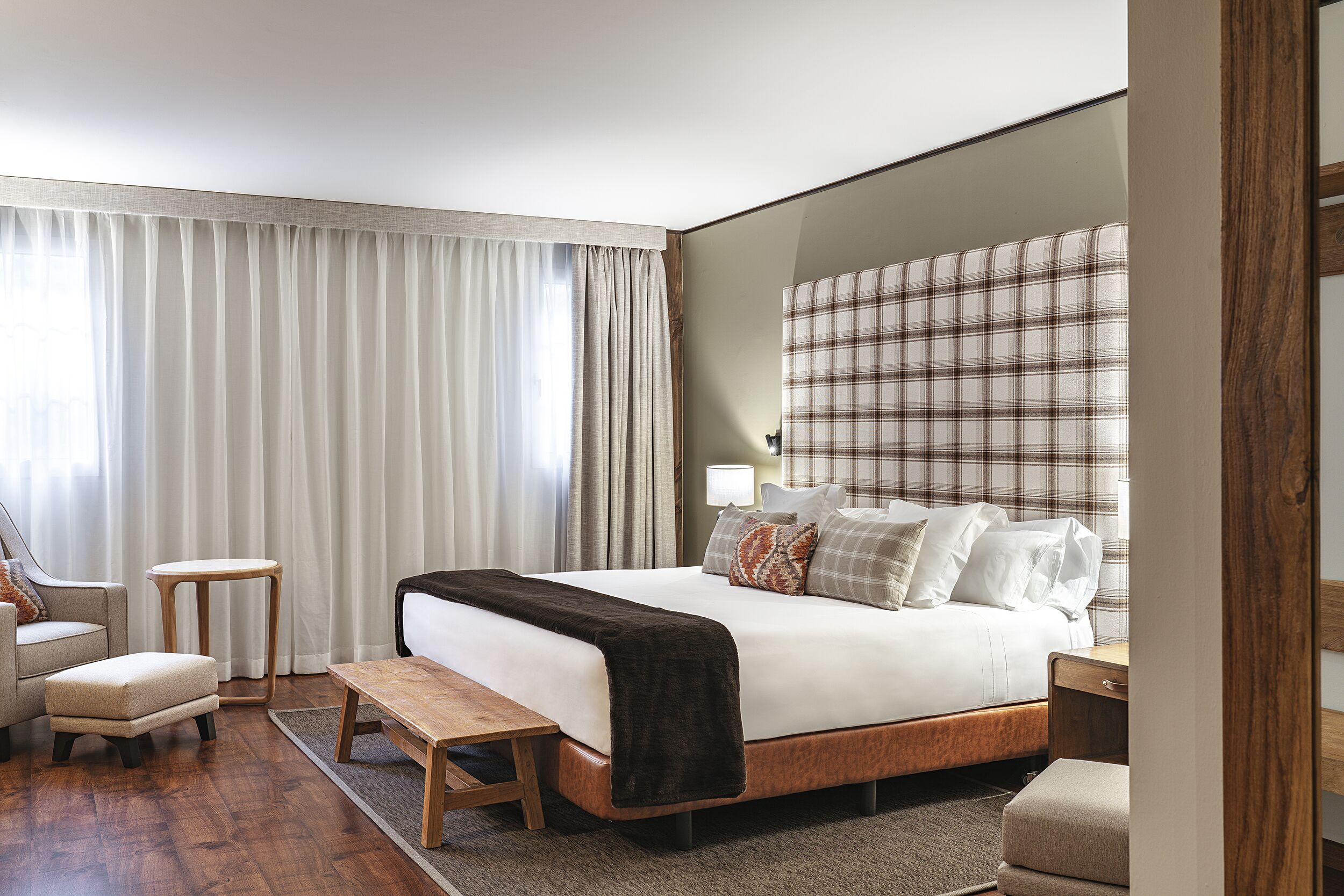 Ropa de cama de alta calidad, edredón y minibar 