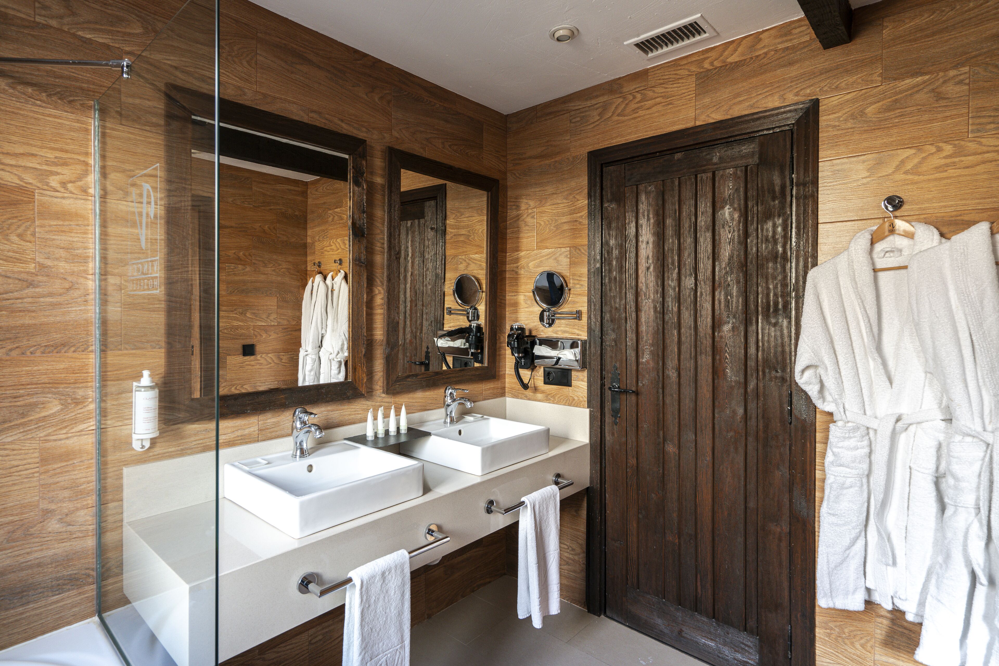 free toiletries, hair dryer, slippers, bidet