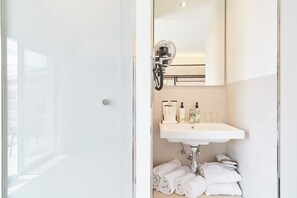 Bathroom - Invisa Hotel Es Pla - Adults Only (Sant Antoni de Portmany)